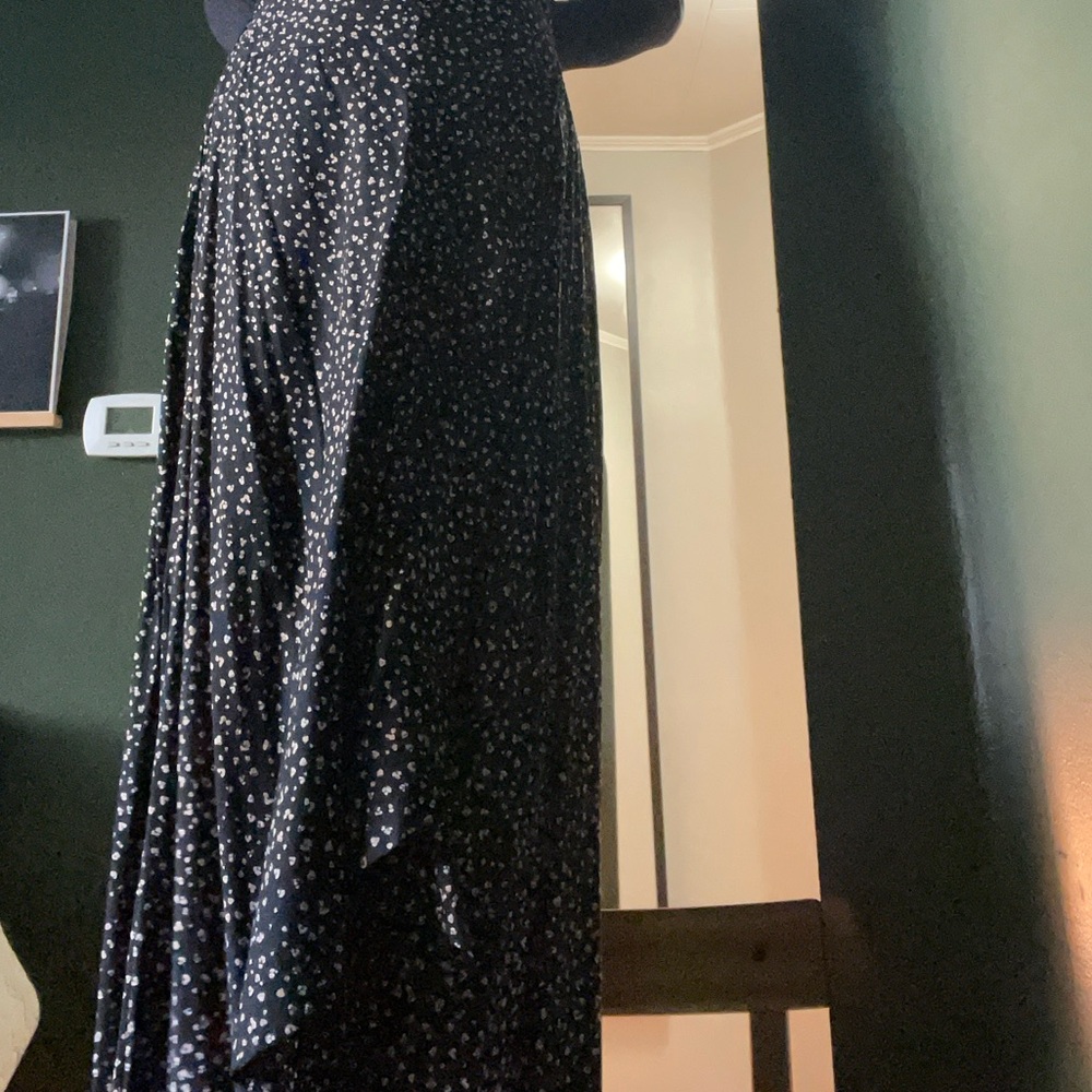 Cute, flowy midi skirt, perfect for fall!